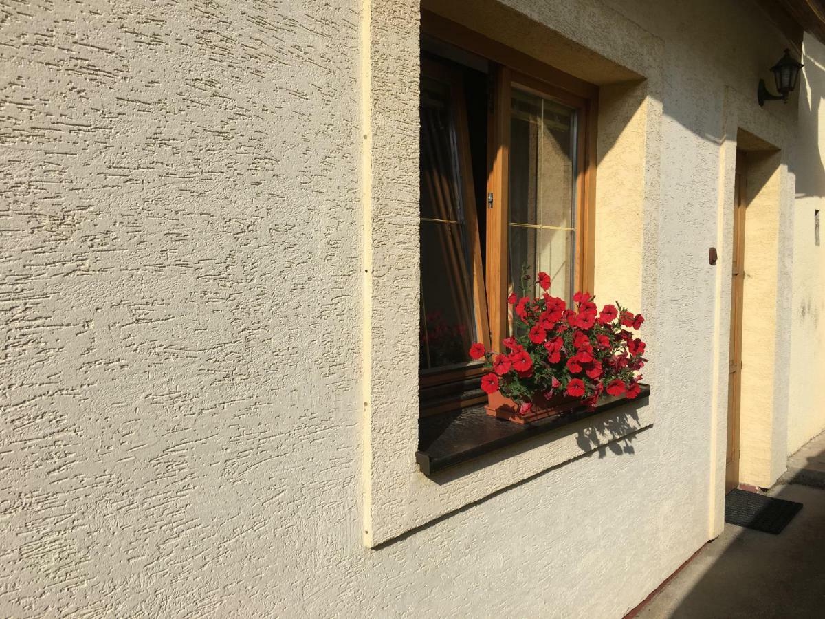 J&M Privat Zavazna Poruba Exterior foto